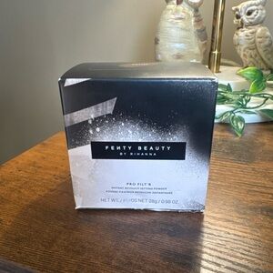 Fenty Beauty Pro Filt'r Setting Powder - Black and White